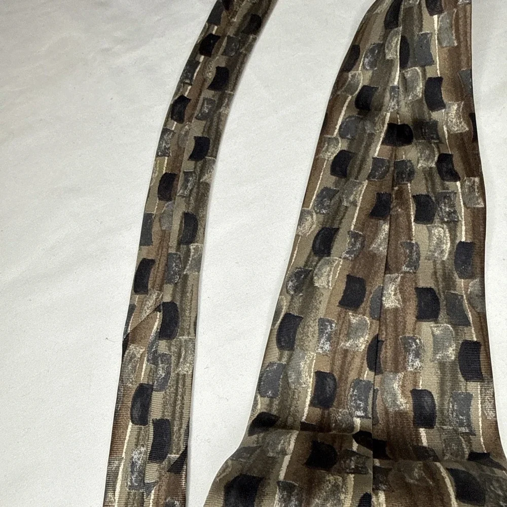 Cambridge Classic Mervyns Geometric Black Gray Beige Brown 100% Italian Silk Tie